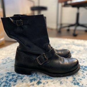 Frye engineer boots size 7 fits like 8